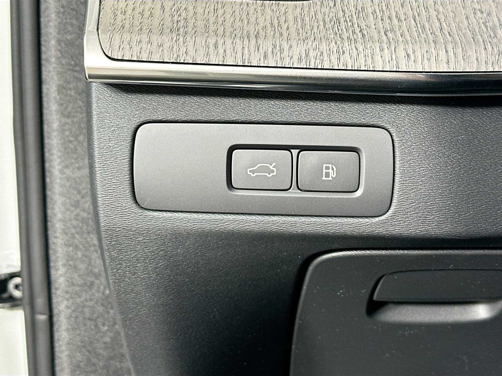 2025 Volvo XC90 Ultra - Photo 10