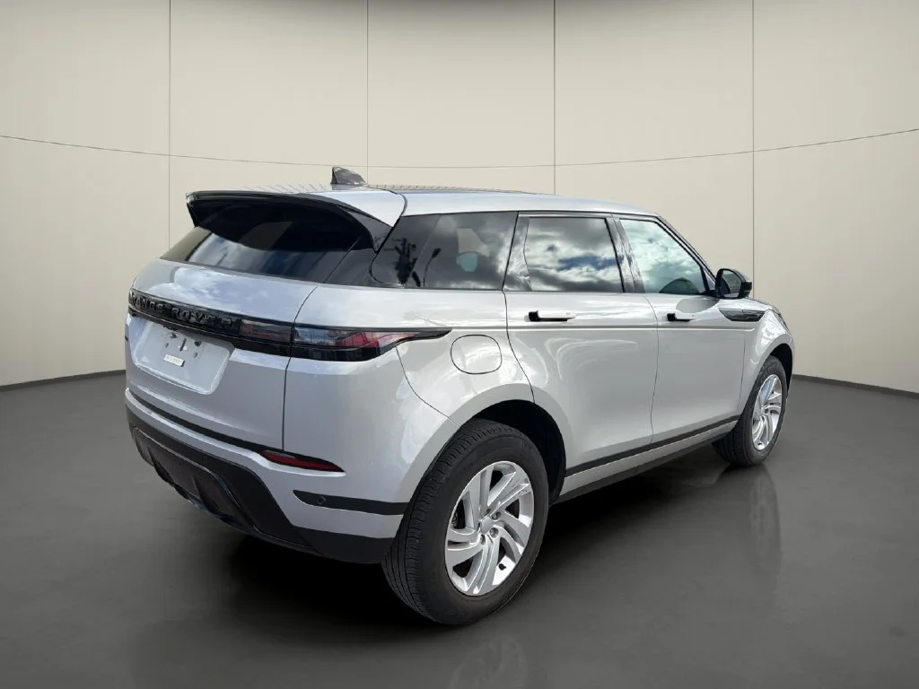 Used 2024 Silver Land Rover S image 7