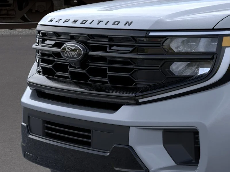New 2026 Glacier Gray Metallic Tri-Coat Ford Platinum® image 17