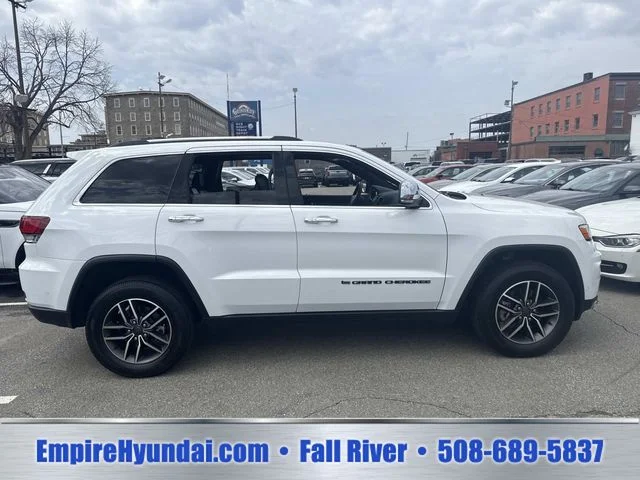 Used 2022 White Jeep Limited image 3