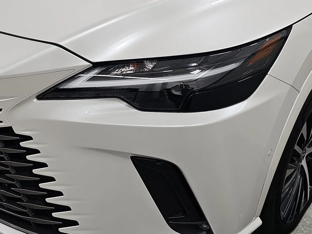 New 2026 Eminent White Pearl Lexus PREMIUM PLUS image 30