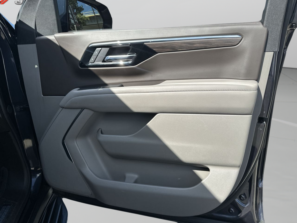 Used 2025 Gray Chevrolet LT image 37