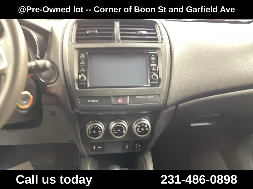 Used 2024  Mitsubishi 2.0 ES image 18