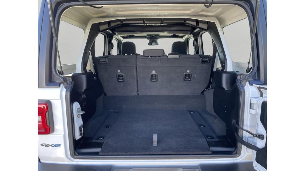 Used 2024 White/off-white Jeep Hybrid Rubicon 4XE image 9