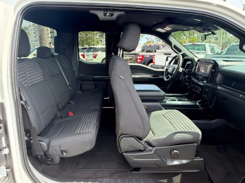 Used 2023 Oxford White Ford XL image 15