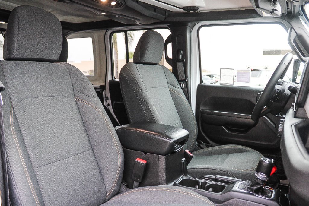 2025 Jeep Wrangler 4-Door Willys - Photo 16