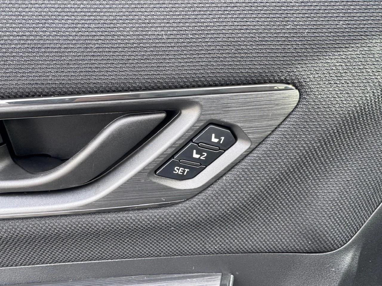 2026 Subaru Outback Limited - Photo 11