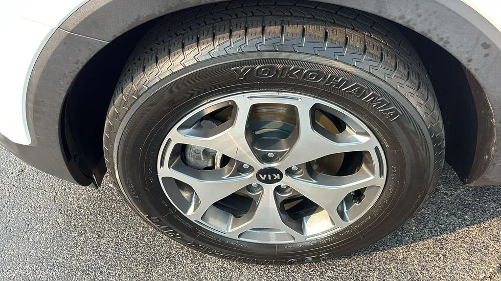 Used 2020 White Kia EX image 36