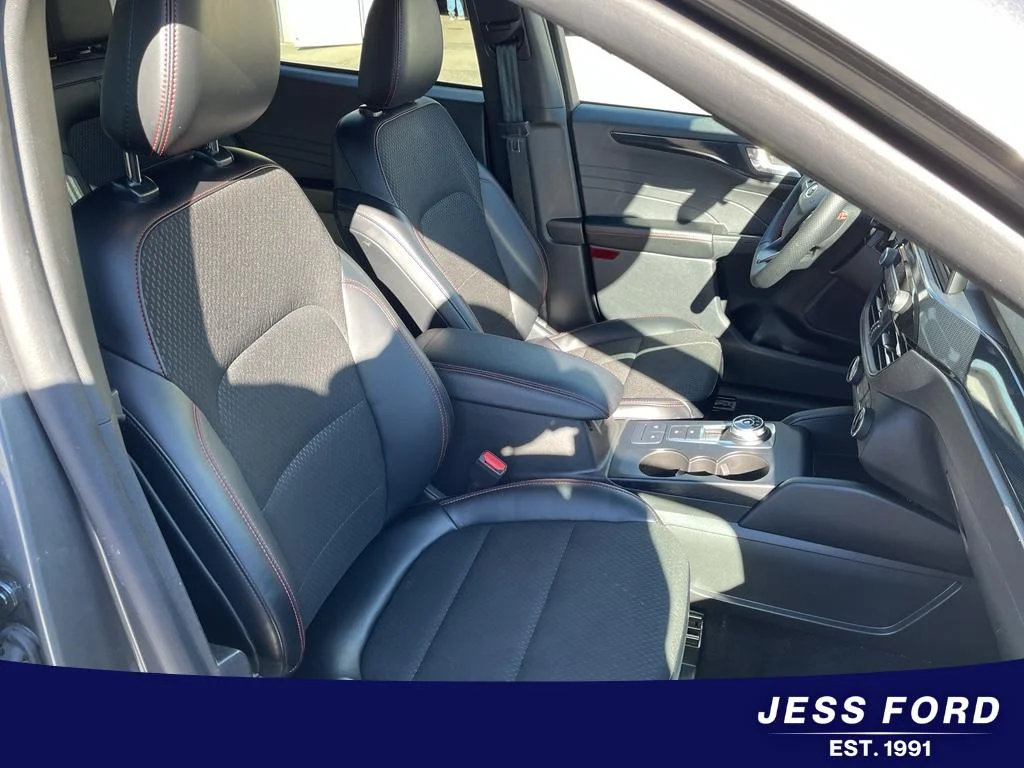 2025 Ford Escape ST-Line - Photo 19