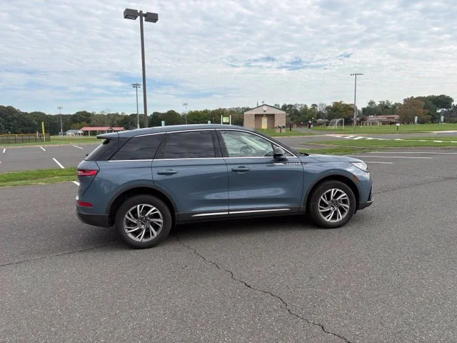 Used 2023 Blue Metallic Lincoln Standard image 7