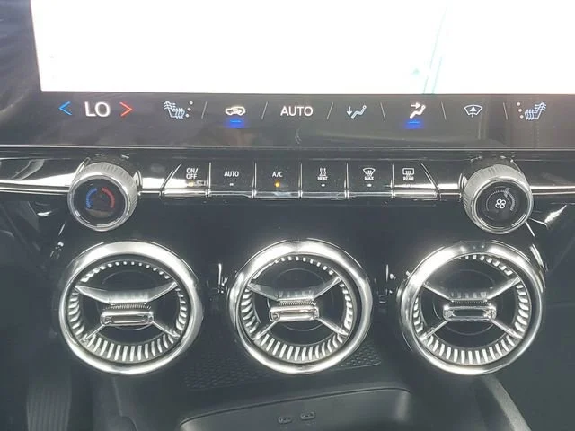 2025 Chevrolet Blazer EV LT - Photo 30