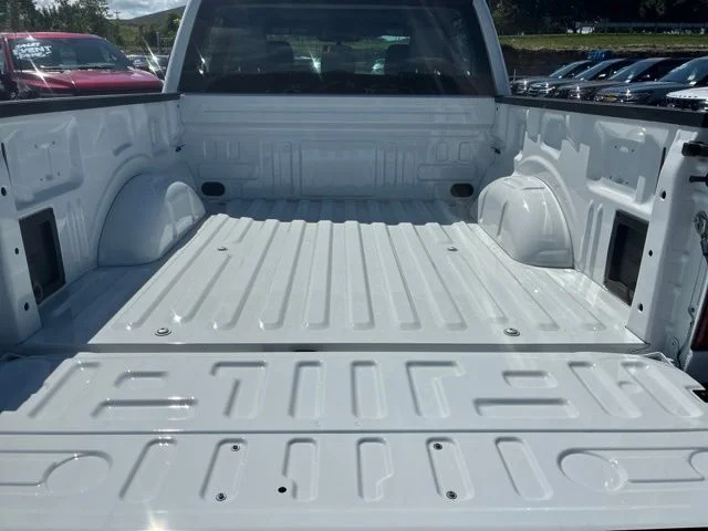 New 2026 Oxford White Ford XL image 8
