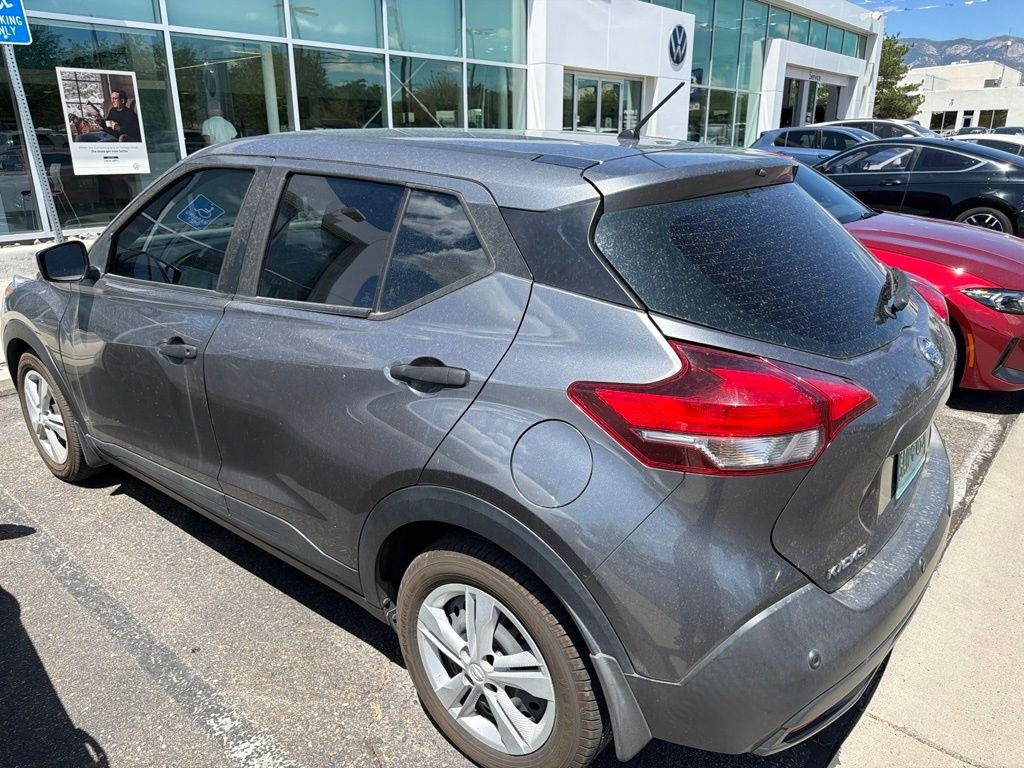 Used 2020 Gray Nissan S image 4