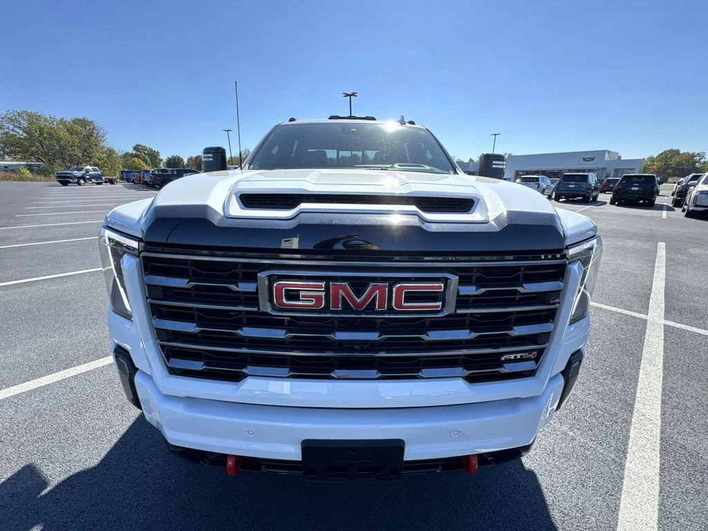 Used 2024 White GMC AT4 image 27