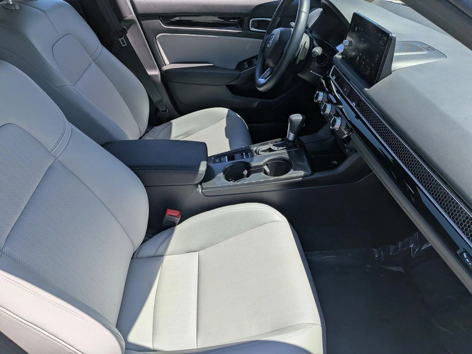 Used 2025 Platinum White Pearl Honda Sport Touring image 20