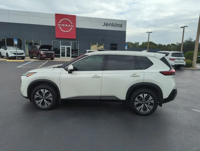 Used 2021 White Nissan SV image 11