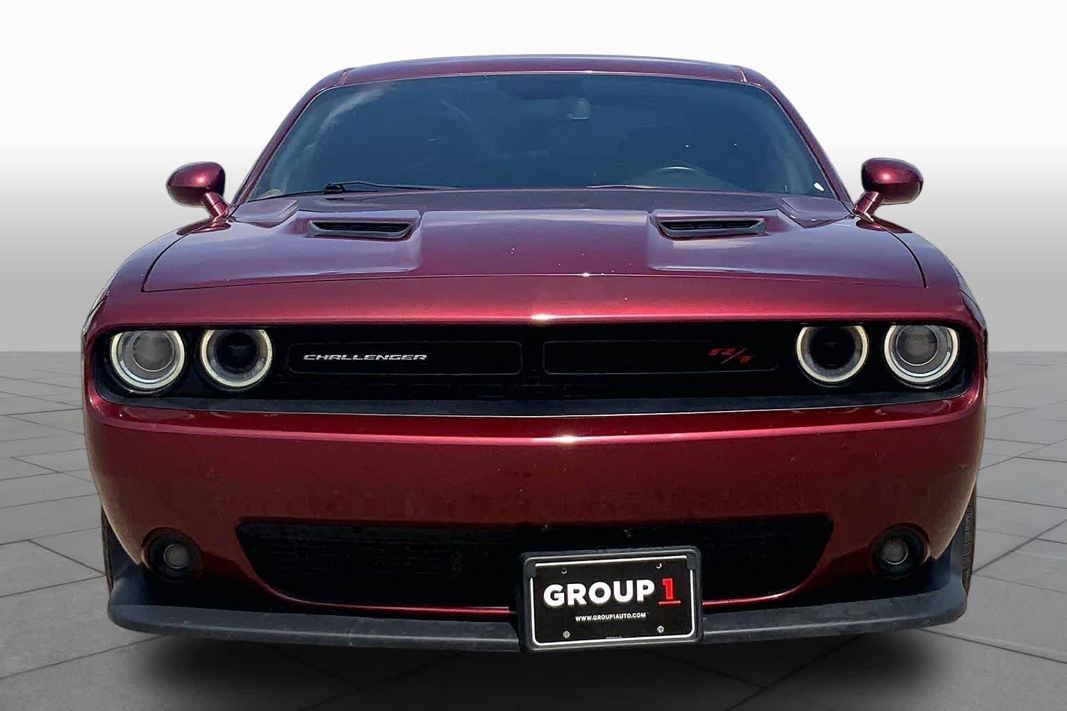 Used 2018 Octane Red Pearlcoat Dodge R/T Scat Pack image 4