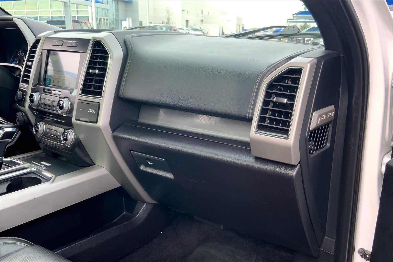 Used 2017 Oxford White Ford Lariat image 18