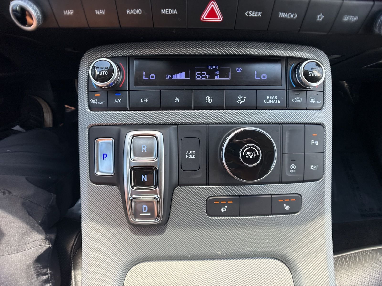 Used 2023 White Hyundai SEL image 25