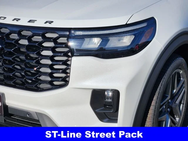 New 2026 Star White Metallic Tri-Coat Ford ST-Line image 8
