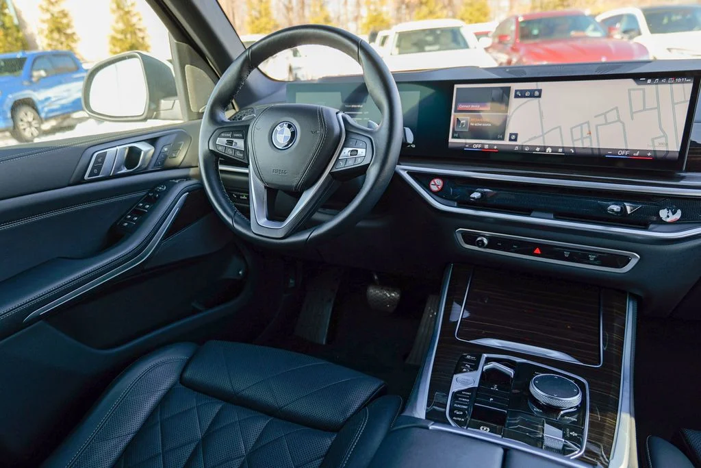 Used 2024 Alpine White BMW xDrive50e image 38