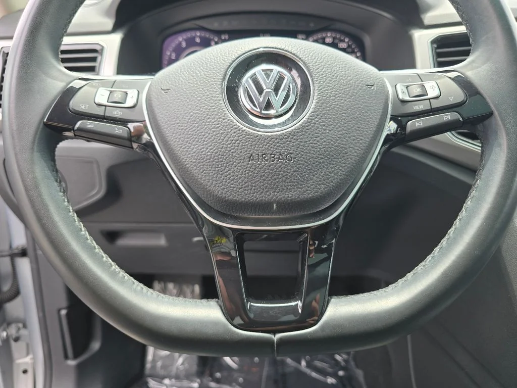 Used 2019 Silver Volkswagen SEL Premium image 35