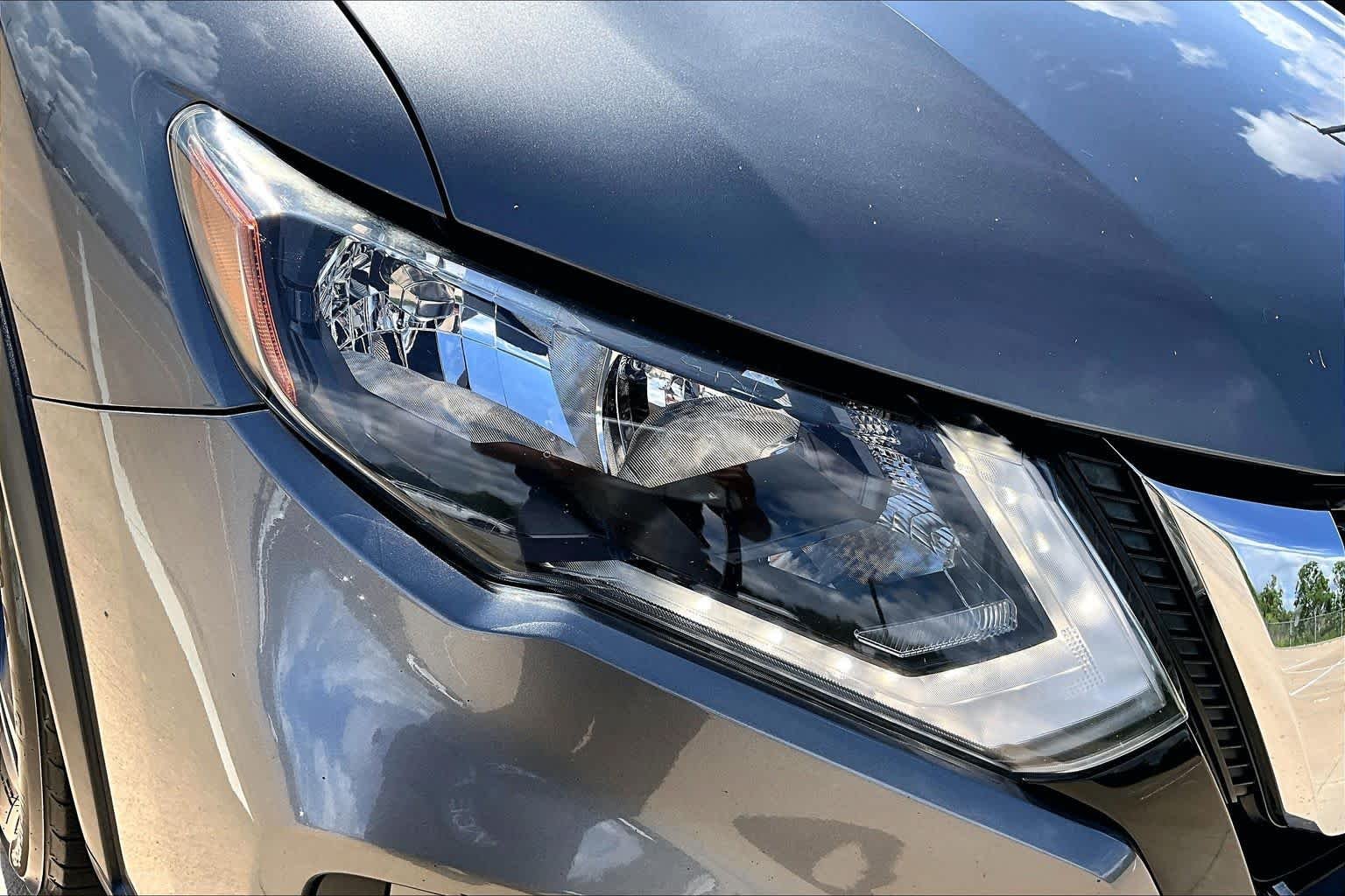 Used 2019 Gun Metallic Nissan SV image 28