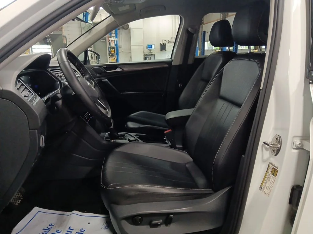 Used 2022 Pure White Volkswagen 2.0T SE image 29