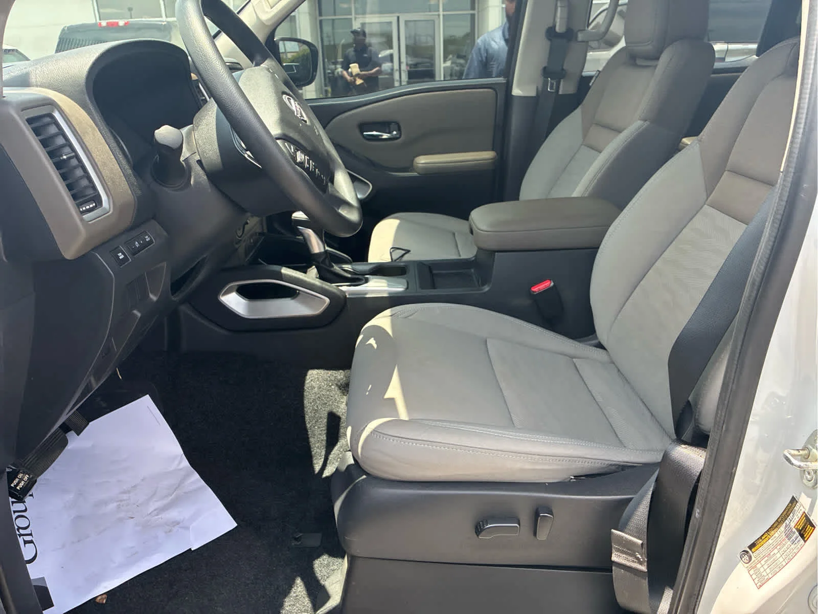 Used 2022 Glacier White Nissan SV image 9