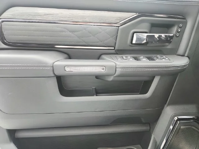 2025 RAM 2500 Limited - Photo 34