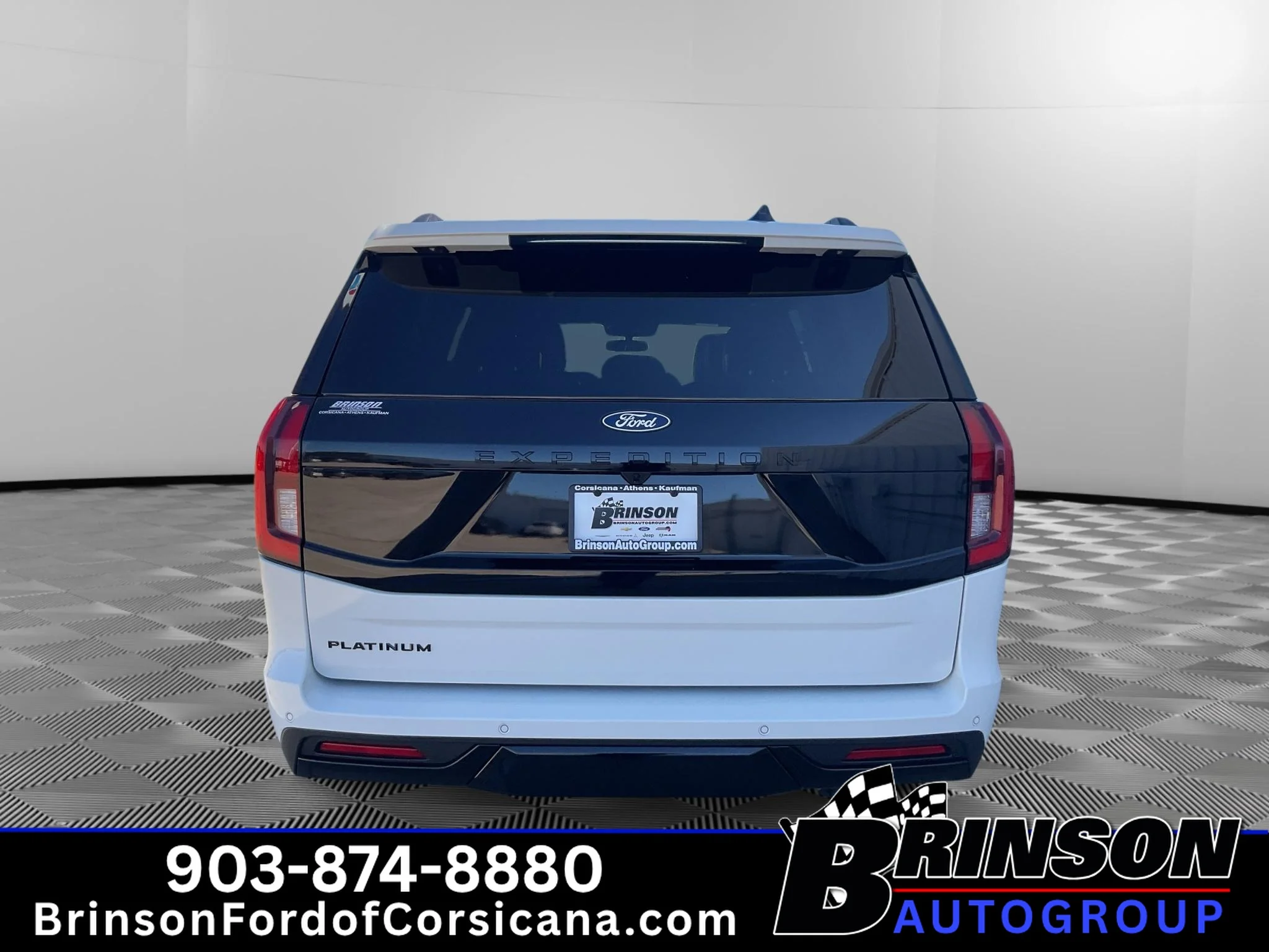 New 2027 Star White Ford Platinum image 4