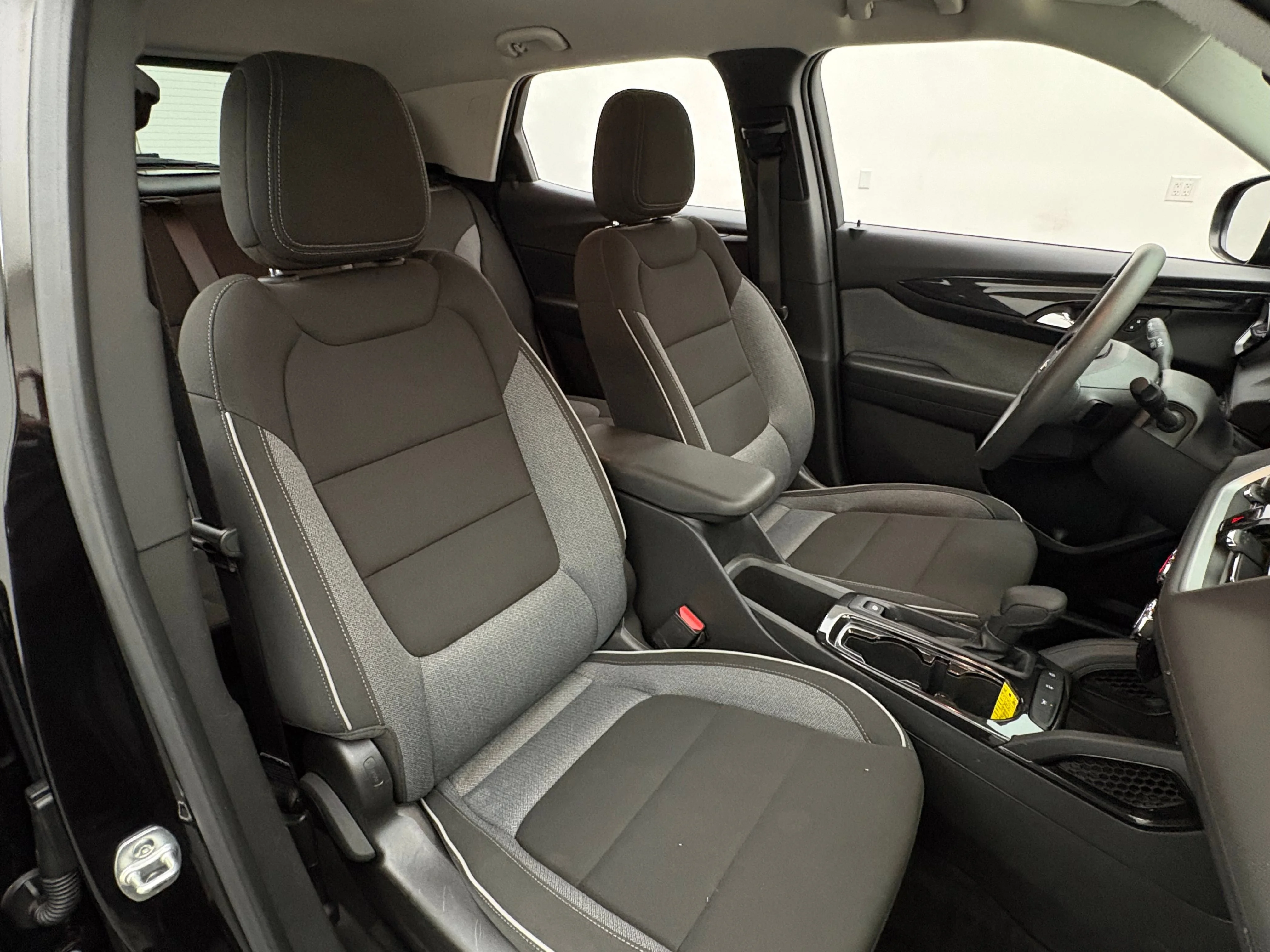 Used 2025 Mosaic Black Metallic Chevrolet LT image 30