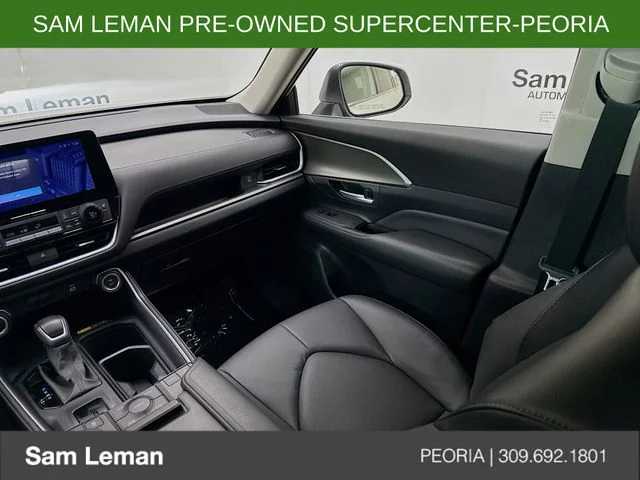 Used 2024 Beige Toyota XLE image 23