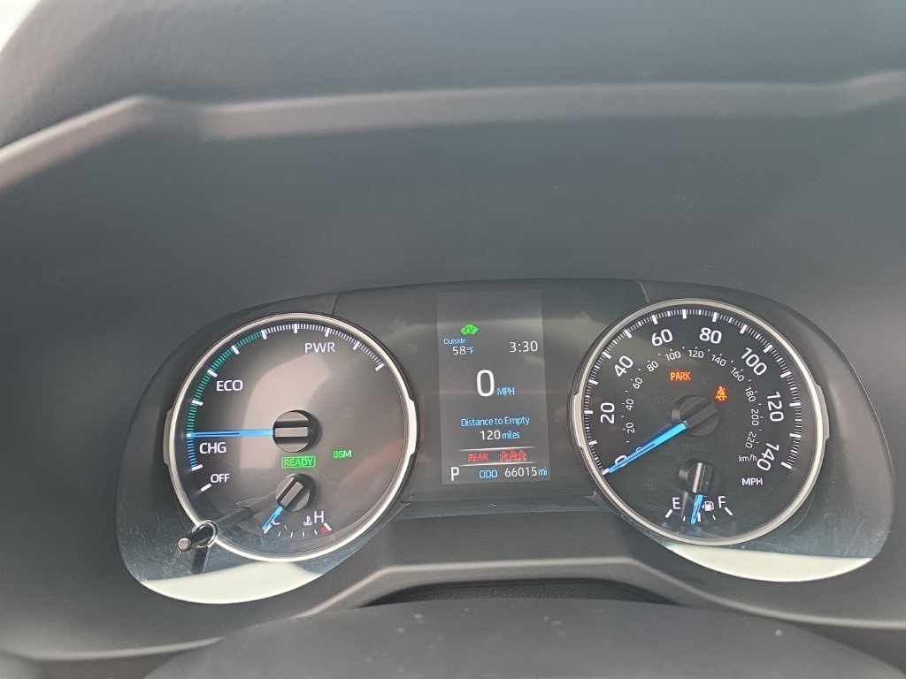 Used 2022  Toyota XLE Premium image 20