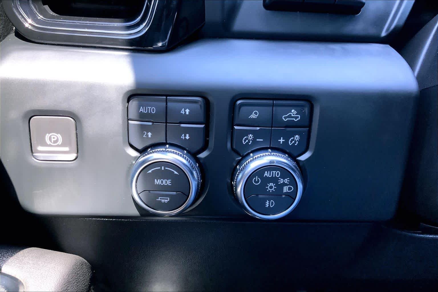 Used 2023 Onyx Black GMC AT4 image 34