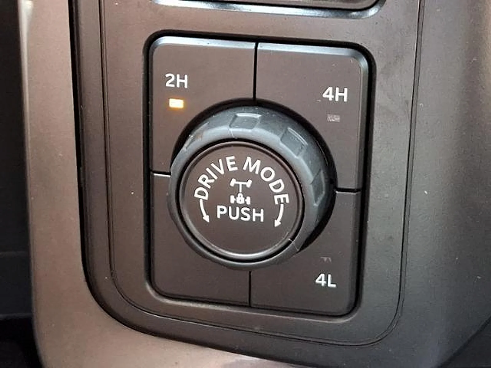 Used 2022 Oxford White Ford XLT image 25