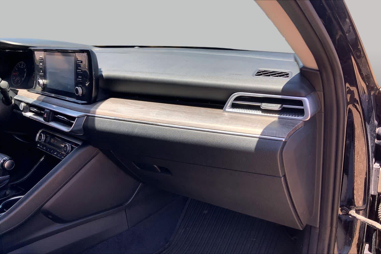 Used 2021 Ebony Black Kia EX image 19