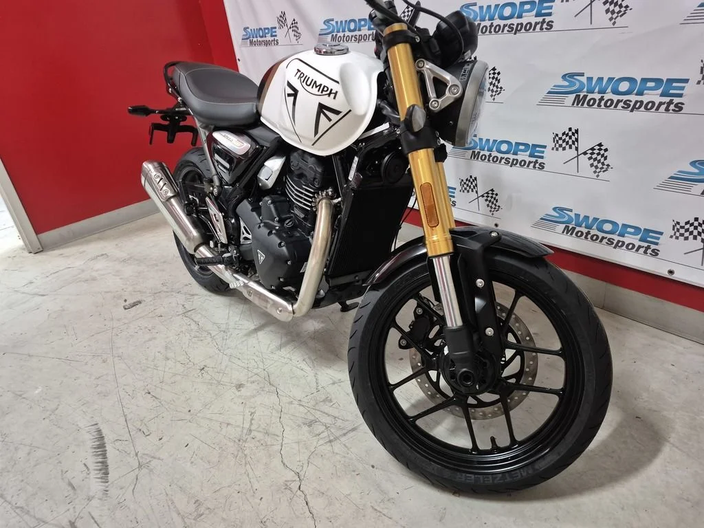 New 2026 white/black Triumph Base image 4
