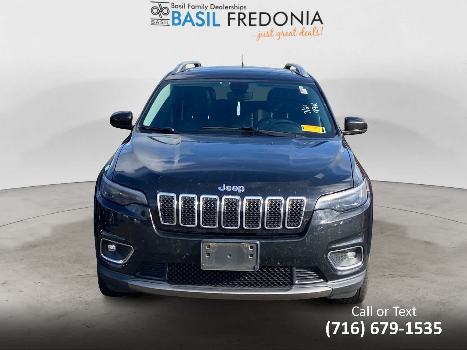 Used 2019 Diamond Black Crystal Pearlcoat Jeep Limited image 2