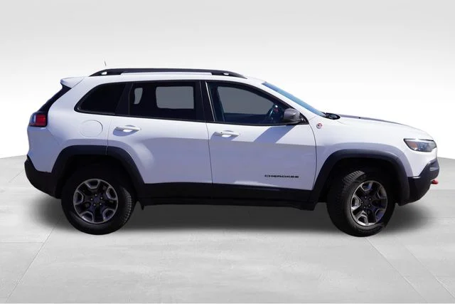 Used 2019 Jeep Cherokee Trailhawk with VIN 1C4PJMBX5KD328572 for sale in Lakeville, MN