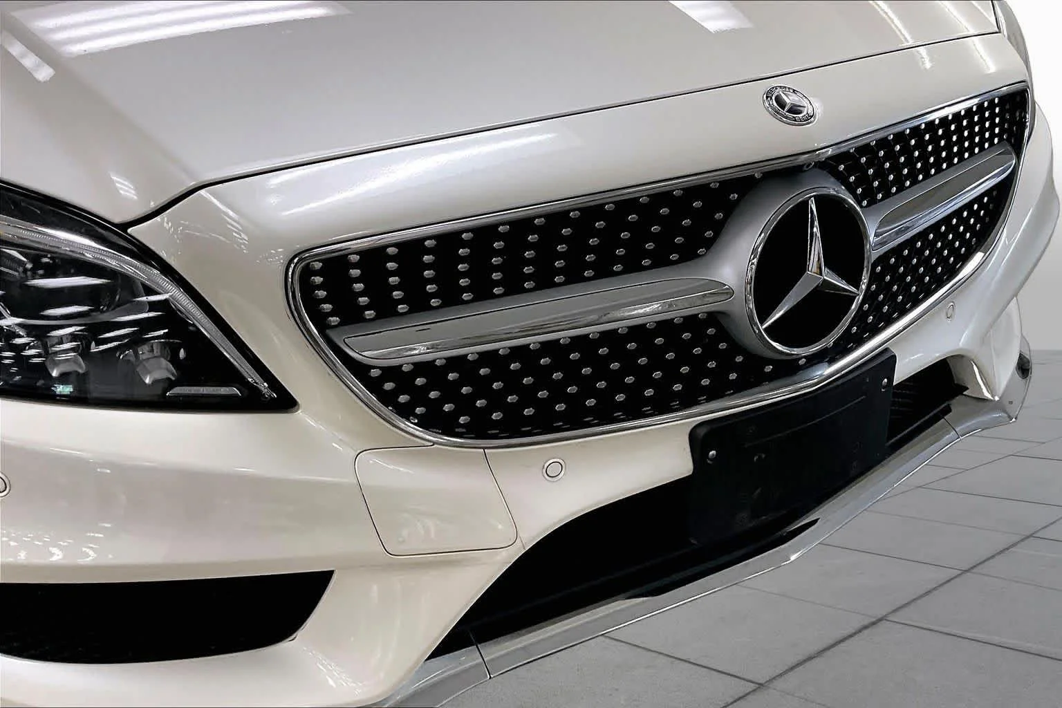Used 2018 designo Diamond White Metallic Mercedes-Benz CLS 550 image 32