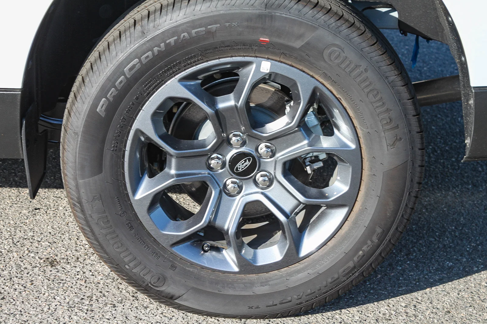 New 2025 White Metallic Ford XLT image 11