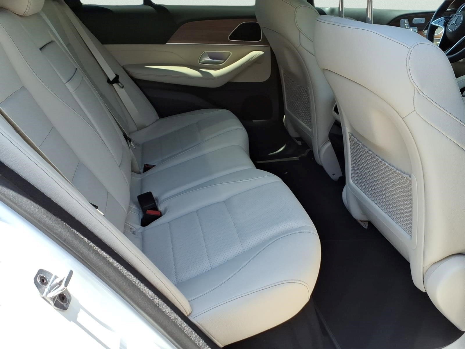 Certified Used 2025 Polar White Mercedes-Benz GLE 450 4MATIC® SUV image 28