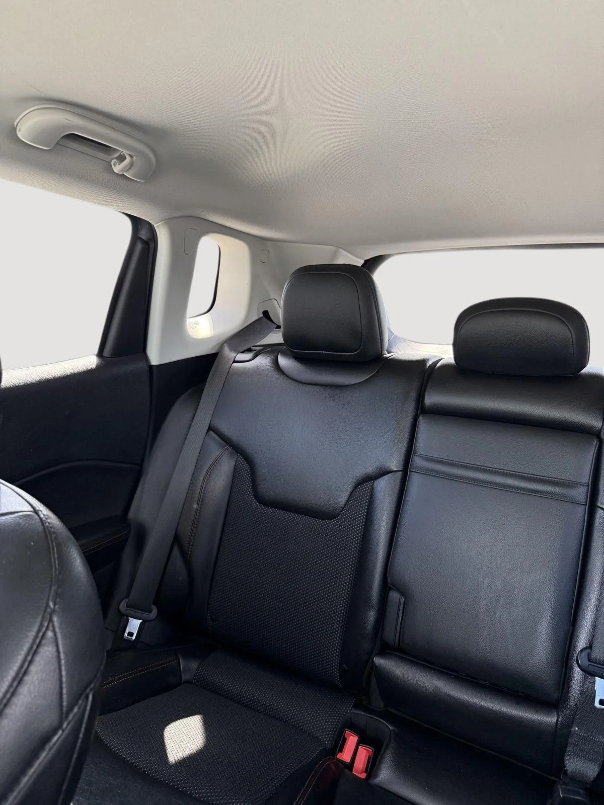 Used 2018 Billet Silver Metallic Clearcoat Jeep Trailhawk image 11