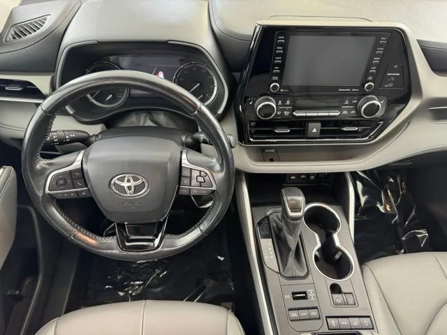Used 2020 Gray Toyota XLE image 23