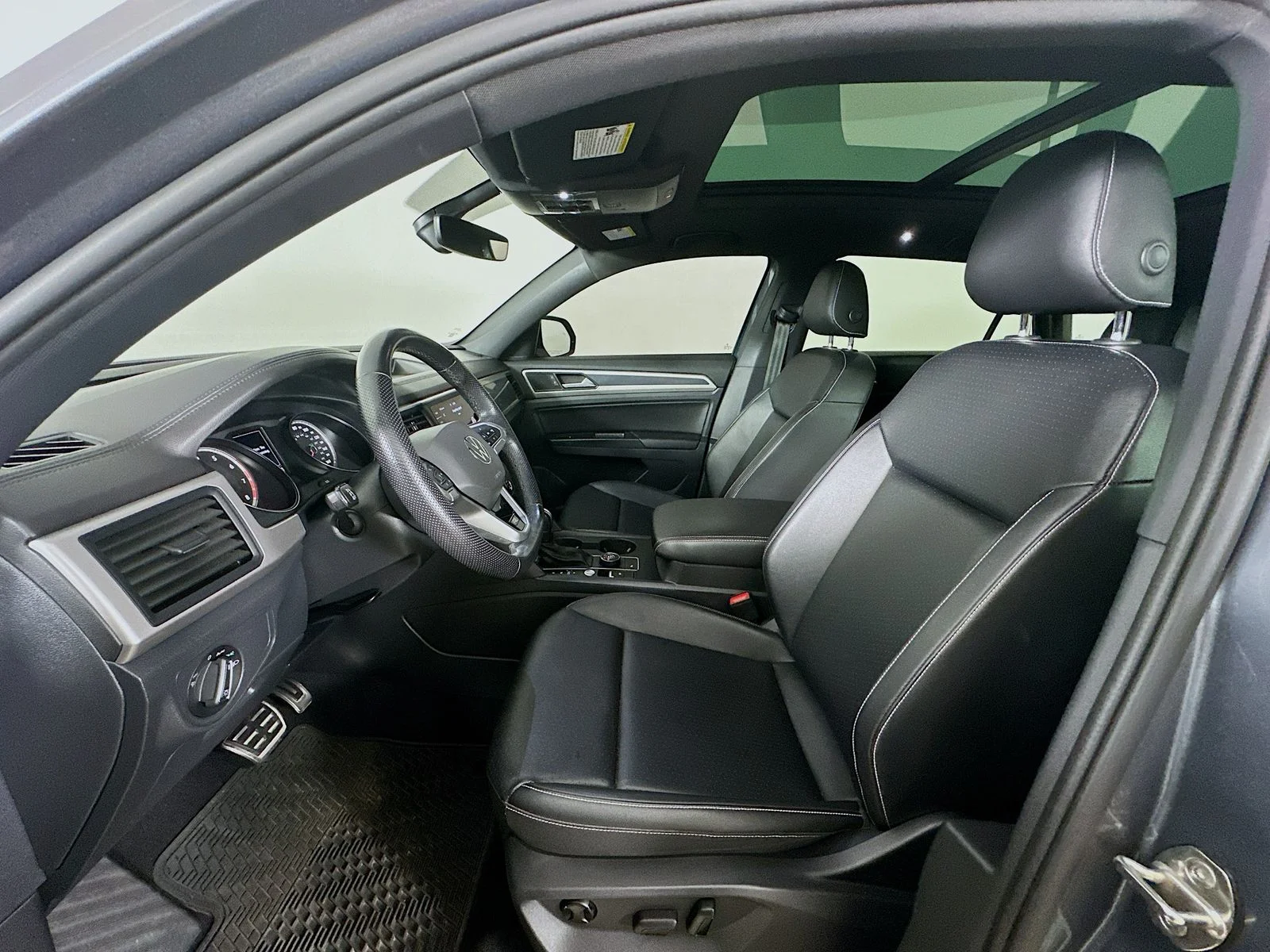 Used 2020 Gray Volkswagen  image 33