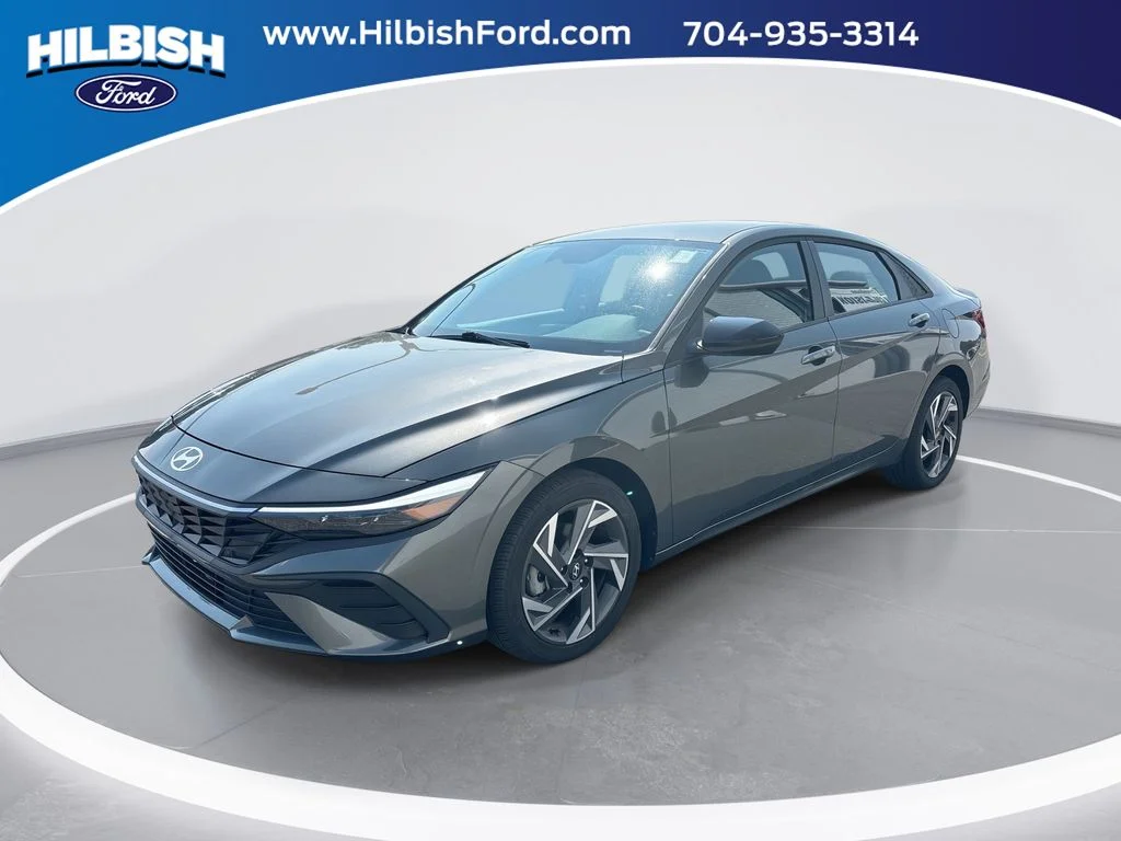 Used 2025 Gray Hyundai SEL Sport image 1