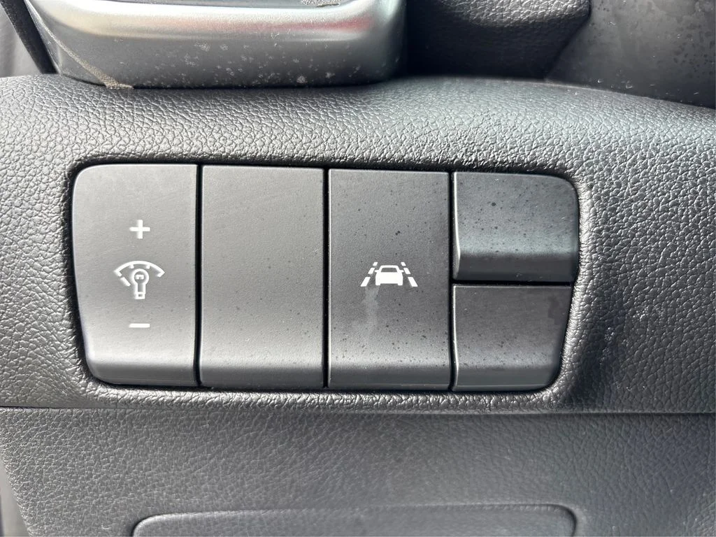 Used 2022 Silver Kia LX image 33