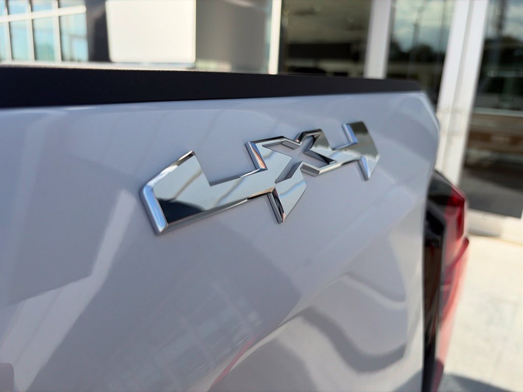 New 2026 Glacier White Tricoat GMC SLT image 11
