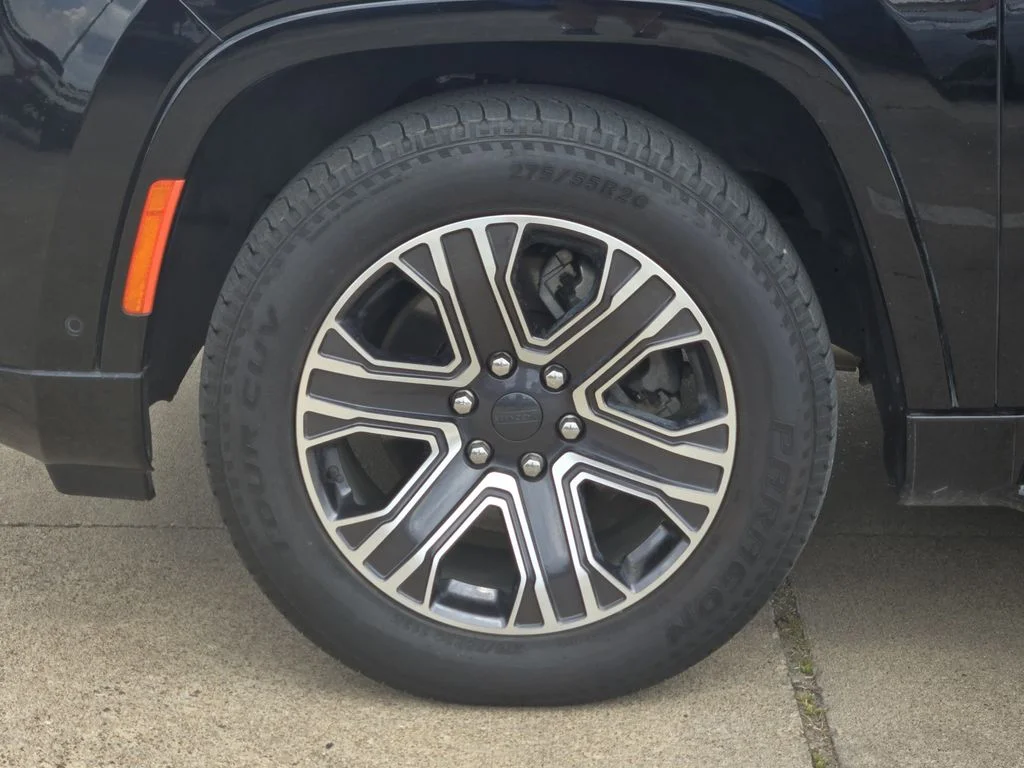 2023 Jeep Wagoneer L Series II - Photo 12